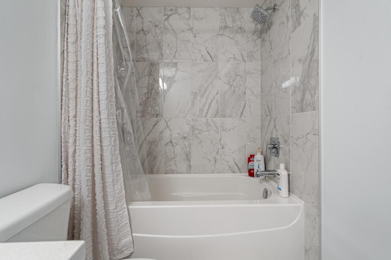 Luxury Spacious Private House Near City Centre YYC Екстериор снимка