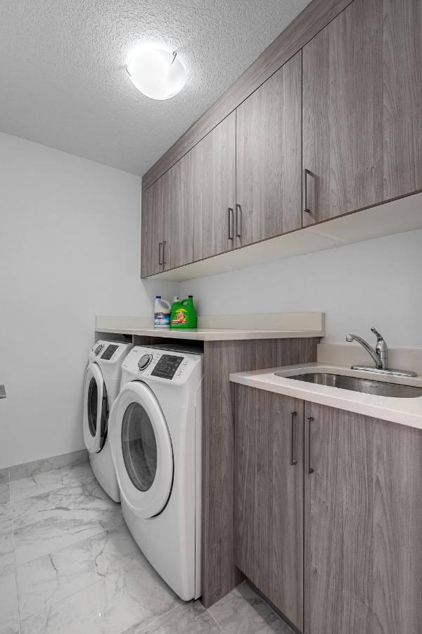 Luxury Spacious Private House Near City Centre YYC Екстериор снимка