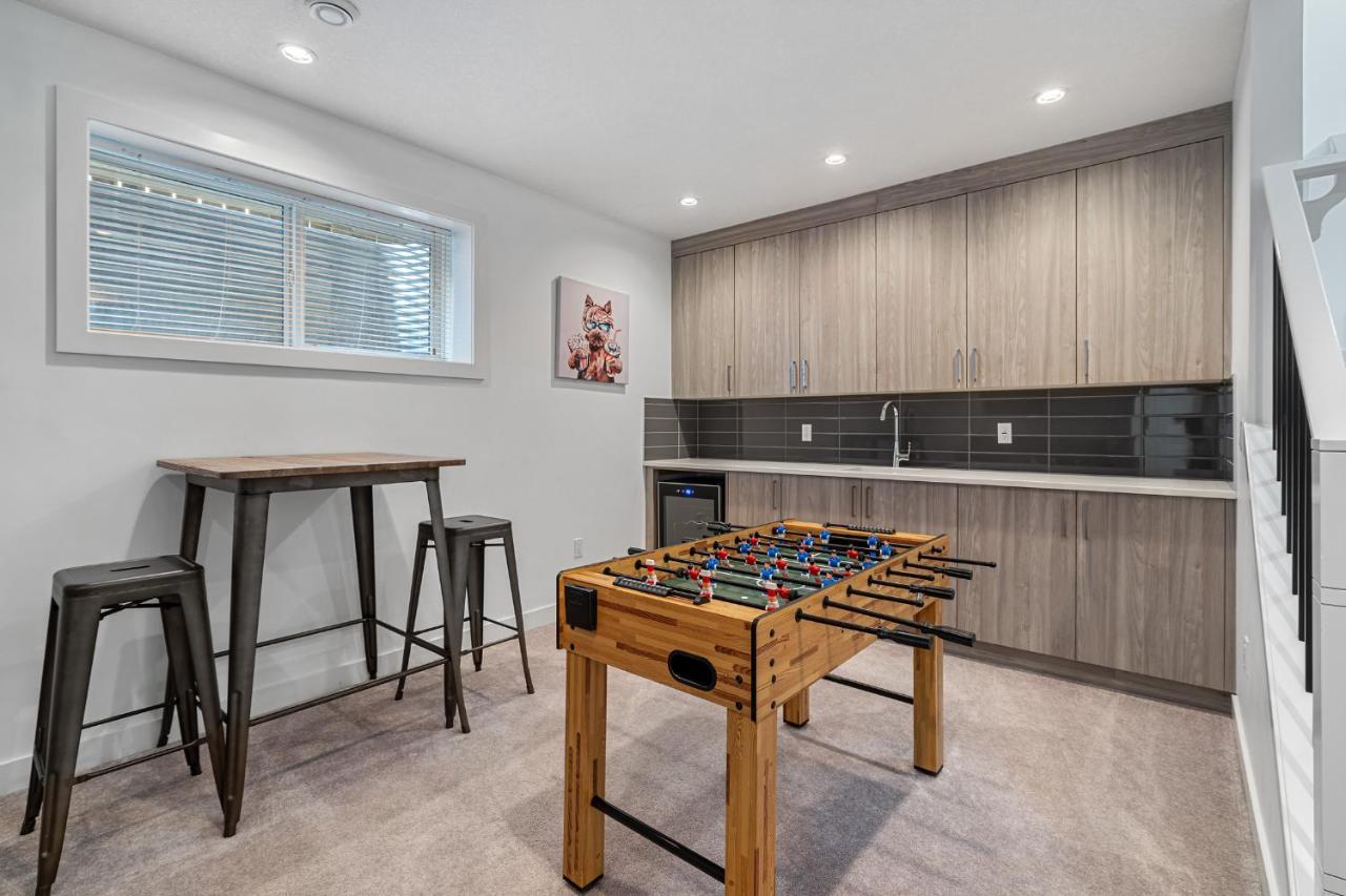 Luxury Spacious Private House Near City Centre YYC Екстериор снимка