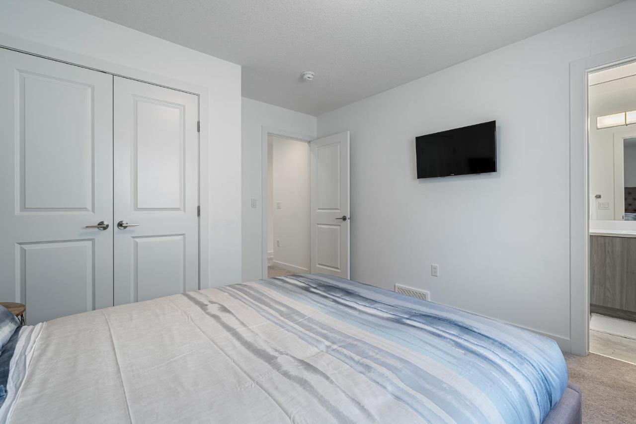 Luxury Spacious Private House Near City Centre YYC Екстериор снимка