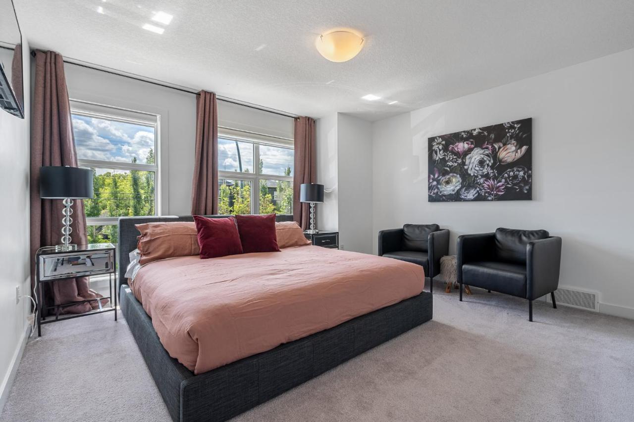 Luxury Spacious Private House Near City Centre YYC Екстериор снимка