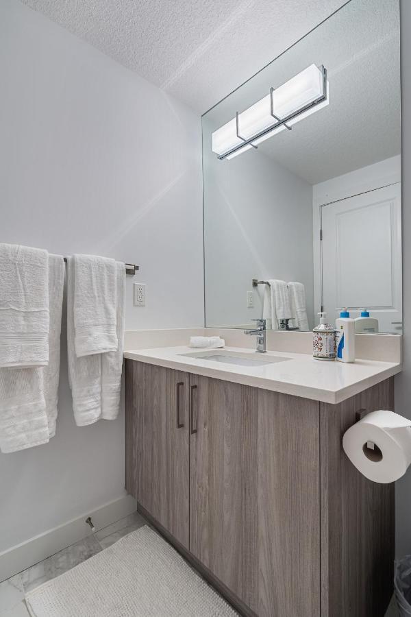 Luxury Spacious Private House Near City Centre YYC Екстериор снимка