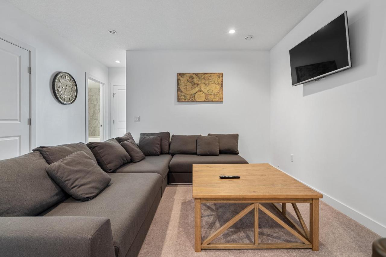 Luxury Spacious Private House Near City Centre YYC Екстериор снимка